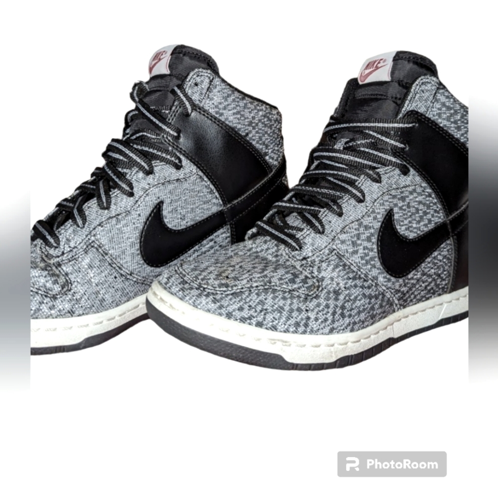 Nike Sky Hi Hidden Wedge Sneaker